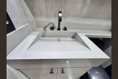 Apartamento para alugar com 82m², 2 quartos e 1 vaga Apartamento para alugar com 82m², 2 quartos e 1 vagaSuíte 2 - Banheiro