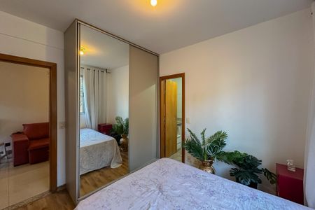 Apartamento à venda com 68m², 2 quartos e 2 vagasSuíte
