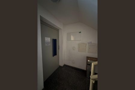 Apartamento à venda com 68m², 2 quartos e 2 vagasHall social