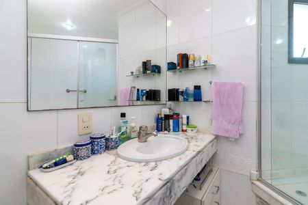Apartamento à venda com 136m², 3 quartos e 2 vagasBanheiro da Suíte