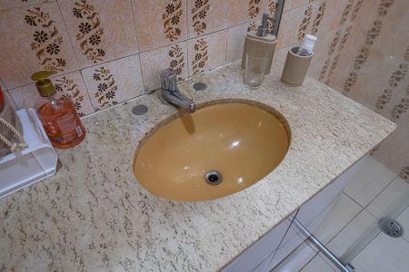 Apartamento à venda com 84m², 2 quartos e 1 vaga Apartamento à venda com 84m², 2 quartos e 1 vagaBanheiro