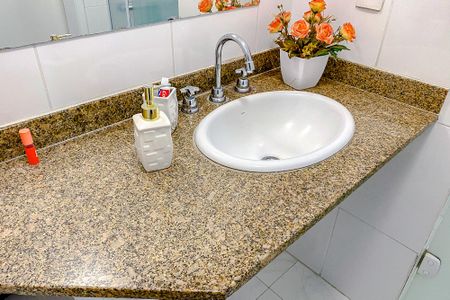 Apartamento à venda com 107m², 3 quartos e 2 vagasBanheiro