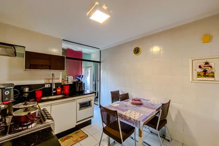 Apartamento à venda com 107m², 3 quartos e 2 vagasCozinha