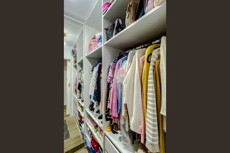 Apartamento à venda com 107m², 3 quartos e 2 vagasCloset da Suíte
