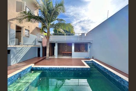 Casa à venda com 290m², 3 quartos e 3 vagasÁrea comum - Piscina