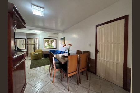 Casa à venda com 290m², 3 quartos e 3 vagasSala