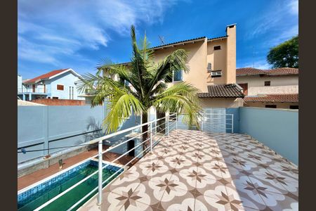 Casa à venda com 290m², 3 quartos e 3 vagasÁrea comum - Pátio