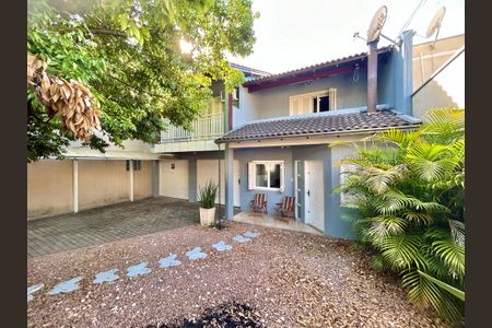 Casa à venda com 290m², 3 quartos e 3 vagasFachada