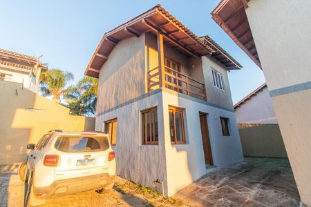 Casa de condomínio à venda com 130m², 2 quartos e 2 vagas Casa de condomínio à venda com 130m², 2 quartos e 2 vagasFachada