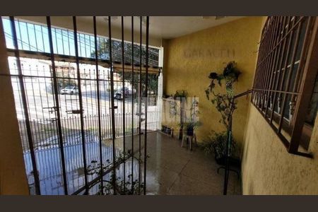 Casa à venda com 3 quartos, 200m² em Vila Ré, São Paulo