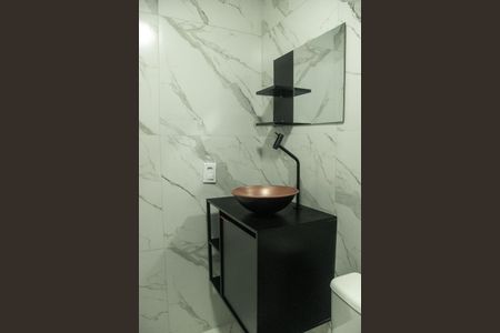 Apartamento para alugar com 37m², 2 quartos e sem vaga Apartamento para alugar com 37m², 2 quartos e sem vagaBanheiro