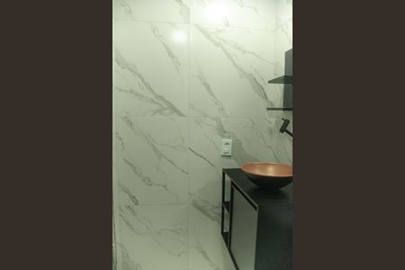 Apartamento para alugar com 37m², 2 quartos e sem vaga Apartamento para alugar com 37m², 2 quartos e sem vagaBanheiro