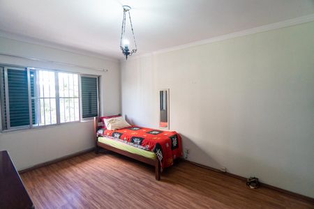 Casa à venda com 215m², 4 quartos e 2 vagasSuite