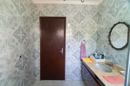 Casa à venda com 215m², 4 quartos e 2 vagasBanheiro Social