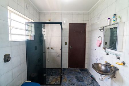 Casa à venda com 215m², 4 quartos e 2 vagasBanheiro da Suíte