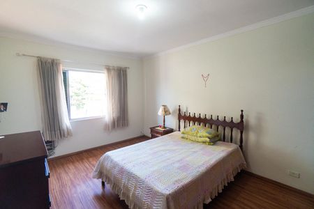 Casa à venda com 215m², 4 quartos e 2 vagasQuarto 1