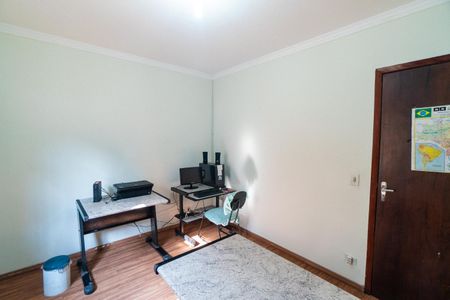 Casa à venda com 215m², 4 quartos e 2 vagasQuarto 3