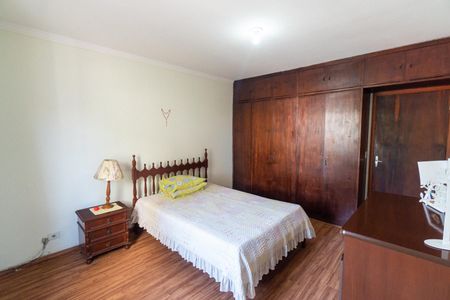 Casa à venda com 215m², 4 quartos e 2 vagasQuarto 1