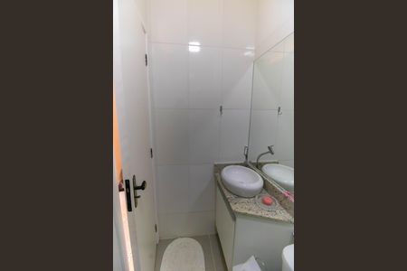 Casa à venda com 300m², 5 quartos e 3 vagas Casa à venda com 300m², 5 quartos e 3 vagasBanheiro da Suíte Externa