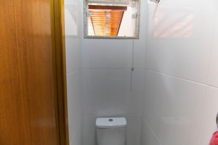 Casa à venda com 300m², 5 quartos e 3 vagas Casa à venda com 300m², 5 quartos e 3 vagasLavabo