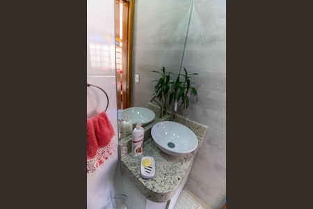 Casa à venda com 300m², 5 quartos e 3 vagas Casa à venda com 300m², 5 quartos e 3 vagasLavabo