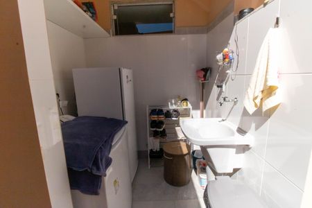 Casa à venda com 300m², 5 quartos e 3 vagas Casa à venda com 300m², 5 quartos e 3 vagasÁrea de Serviço