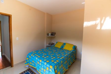 Casa à venda com 300m², 5 quartos e 3 vagas Casa à venda com 300m², 5 quartos e 3 vagasSuíte 3