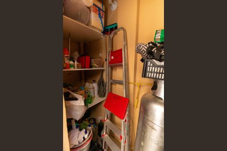 Casa à venda com 300m², 5 quartos e 3 vagas Casa à venda com 300m², 5 quartos e 3 vagasDespensa