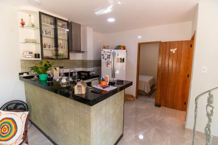 Casa à venda com 300m², 5 quartos e 3 vagas Casa à venda com 300m², 5 quartos e 3 vagasCozinha