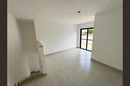 Apartamento à venda com 112m², 2 quartos e 1 vaga Apartamento à venda com 112m², 2 quartos e 1 vagaHall