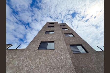 Apartamento à venda com 112m², 2 quartos e 1 vaga Apartamento à venda com 112m², 2 quartos e 1 vagaFachada