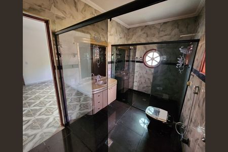 Casa para alugar com 160m², 4 quartos e 1 vaga Casa para alugar com 160m², 4 quartos e 1 vagaBanheiro da Suíte 1