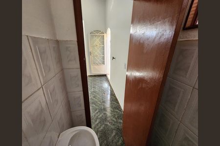Casa para alugar com 160m², 4 quartos e 1 vaga Casa para alugar com 160m², 4 quartos e 1 vagaBanheiro de Serviço