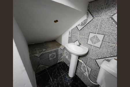 Casa para alugar com 160m², 4 quartos e 1 vaga Casa para alugar com 160m², 4 quartos e 1 vagaBanheiro Corredor