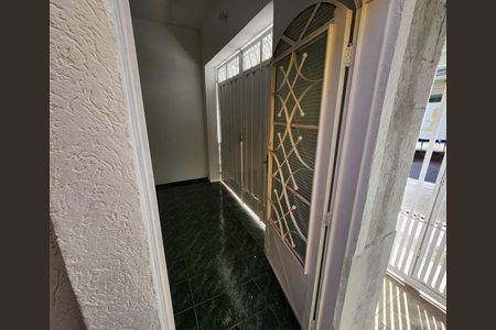 Casa para alugar com 160m², 4 quartos e 1 vaga Casa para alugar com 160m², 4 quartos e 1 vagaGaragem