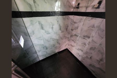 Casa para alugar com 160m², 4 quartos e 1 vaga Casa para alugar com 160m², 4 quartos e 1 vagaBanheiro da Suíte 1