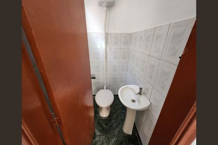 Casa para alugar com 160m², 4 quartos e 1 vaga Casa para alugar com 160m², 4 quartos e 1 vagaBanheiro de Serviço