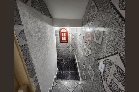 Casa para alugar com 160m², 4 quartos e 1 vaga Casa para alugar com 160m², 4 quartos e 1 vagaBanheiro Corredor