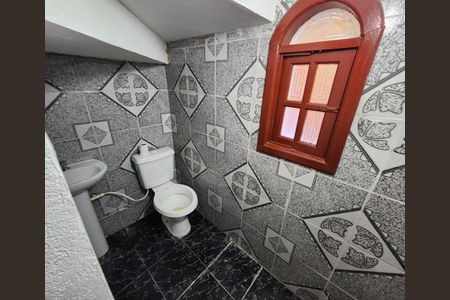 Casa para alugar com 160m², 4 quartos e 1 vaga Casa para alugar com 160m², 4 quartos e 1 vagaBanheiro Corredor