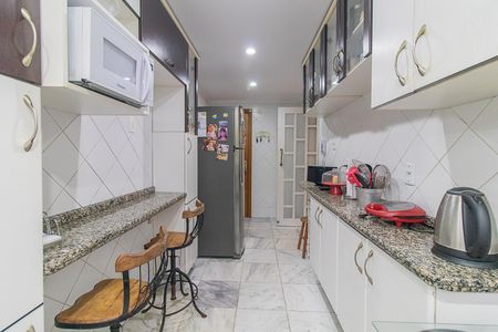 Apartamento à venda com 102m², 3 quartos e sem vagaCozinha e Área de Serviço