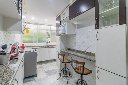 Apartamento à venda com 102m², 3 quartos e sem vagaCozinha e Área de Serviço