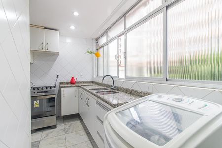 Apartamento à venda com 102m², 3 quartos e sem vagaCozinha e Área de Serviço