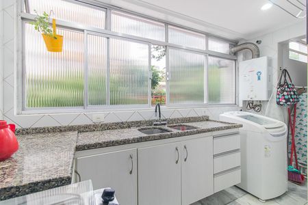 Apartamento à venda com 102m², 3 quartos e sem vagaCozinha e Área de Serviço