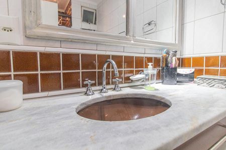 Apartamento à venda com 102m², 3 quartos e sem vagaBanheiro da Suíte