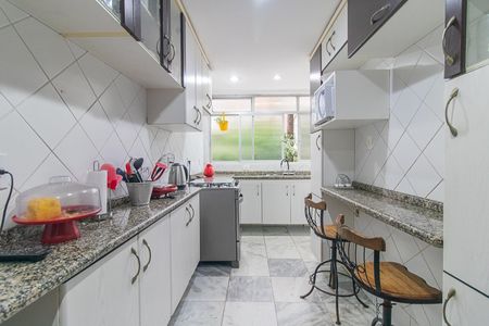 Apartamento à venda com 102m², 3 quartos e sem vagaCozinha e Área de Serviço