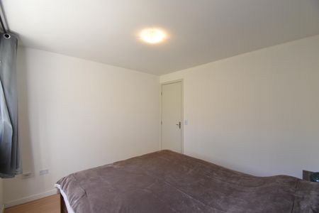 Quarto 2 de apartamento para alugar com 3 quartos, 59m² em Santa Cândida, Curitiba