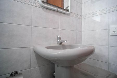 Casa à venda com 380m², 4 quartos e 4 vagasBanheiro 1