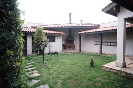 Casa à venda com 380m², 4 quartos e 4 vagasEntrada