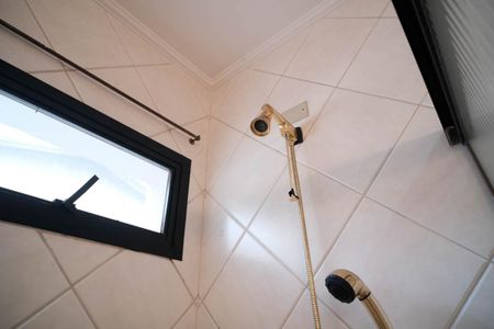 Casa à venda com 380m², 4 quartos e 4 vagasBanheiro Suíte 2