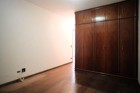 Casa à venda com 380m², 4 quartos e 4 vagasSuíte 2